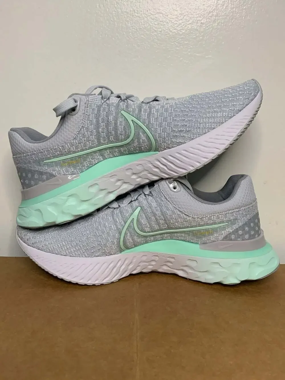 Nike Infinity React 3 Women's Road Running Shoes, Size 10, DD3024 007